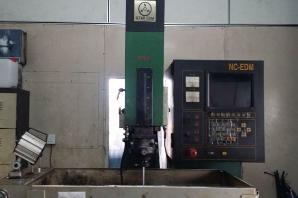 Mould and tooling machines